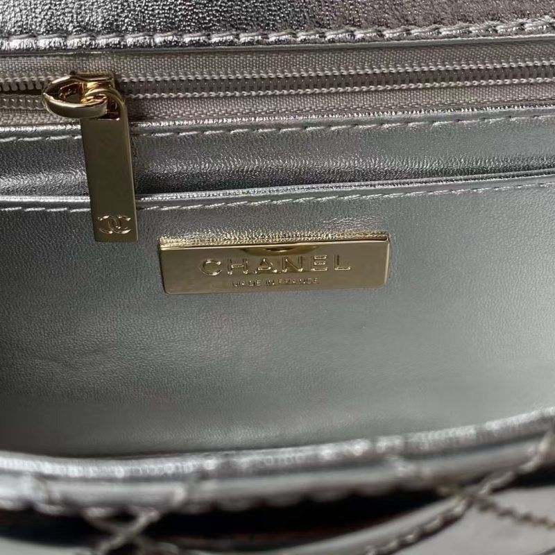 Chanel AS4648 Flap Bag Star Coin Purse Mirrored Calfskin Metallic Calfskin & Gold Metallic Silver - Image 9