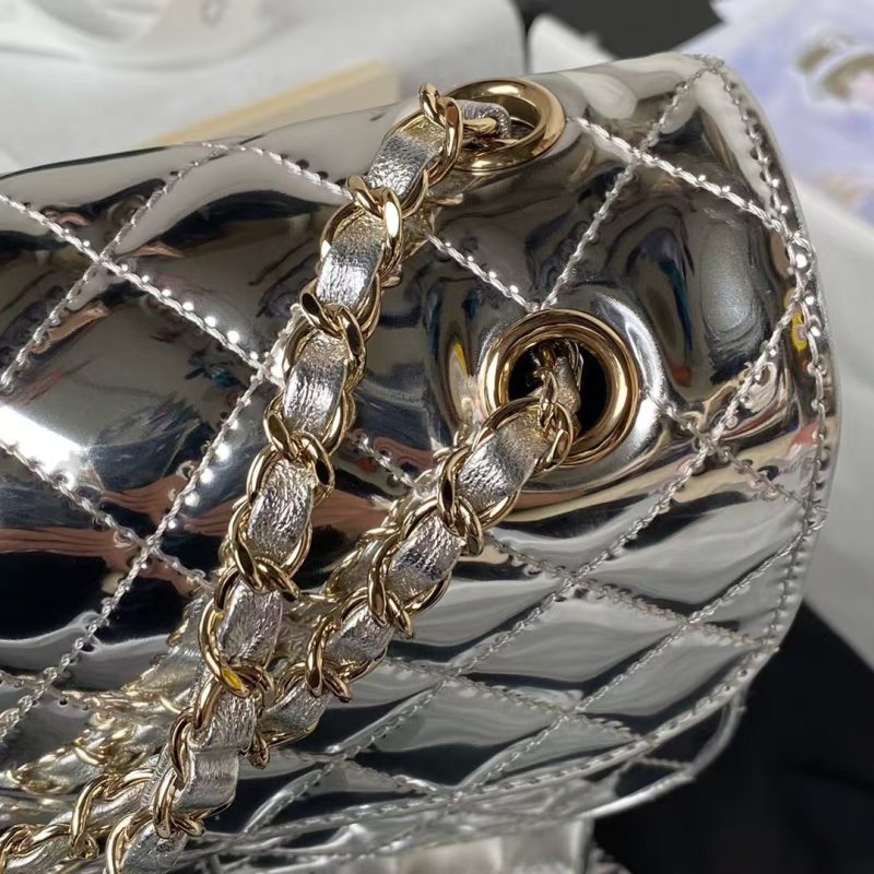 Chanel AS4648 Flap Bag Star Coin Purse Mirrored Calfskin Metallic Calfskin & Gold Metallic Silver - Image 4