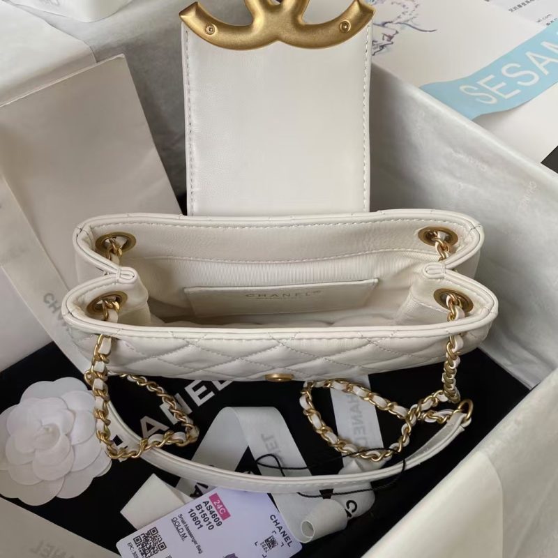 Chanel 24C Vintage Logo Small Quilted Lambskin Shoulder Bag AS4609 White - Image 4
