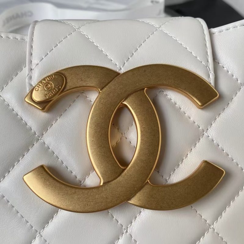 Chanel 24C Vintage Logo Small Quilted Lambskin Shoulder Bag AS4609 White - Image 3