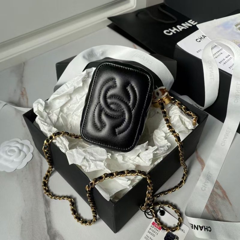 Chanel AP3941 Mini Vanity Case Lambskin Enamel & Gold-Tone Metal Black - Image 6