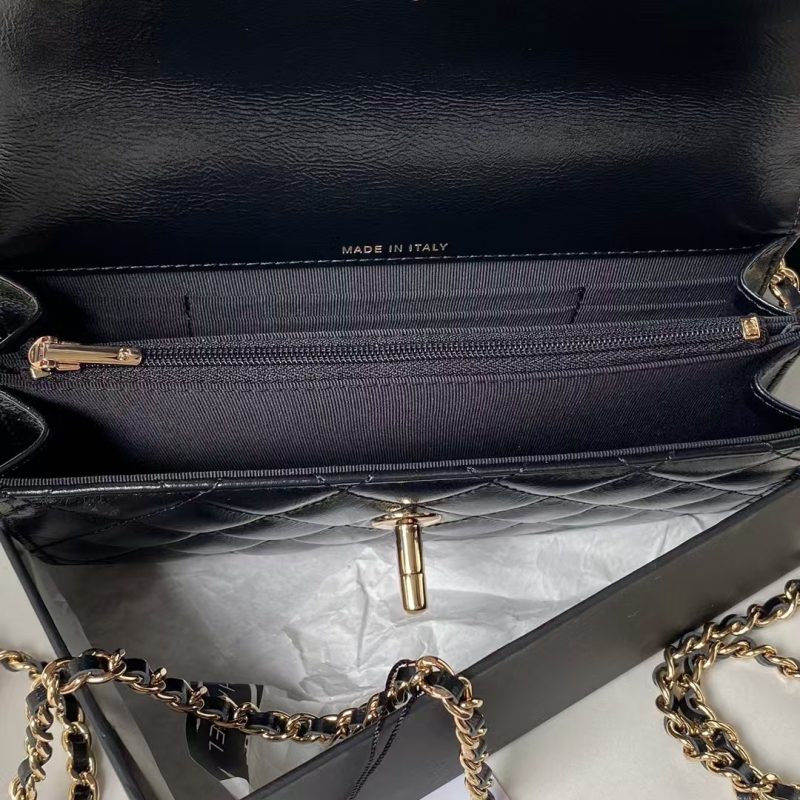 Chanel 24P AP3803 Shiny Crinkled Lambskin Chain Clutch Pearl Handle Black - Image 9