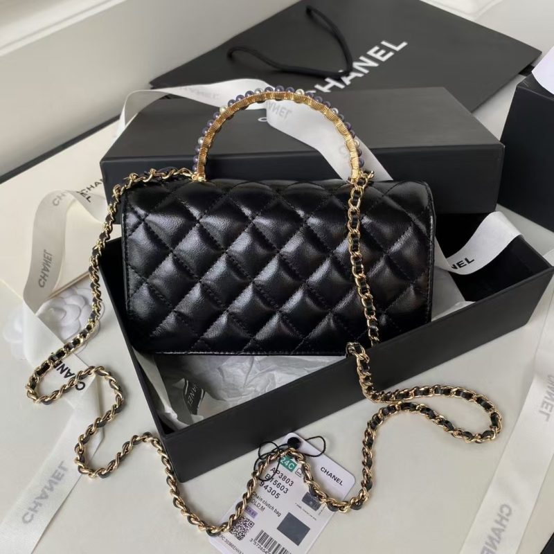 Chanel 24P AP3803 Shiny Crinkled Lambskin Chain Clutch Pearl Handle Black - Image 2