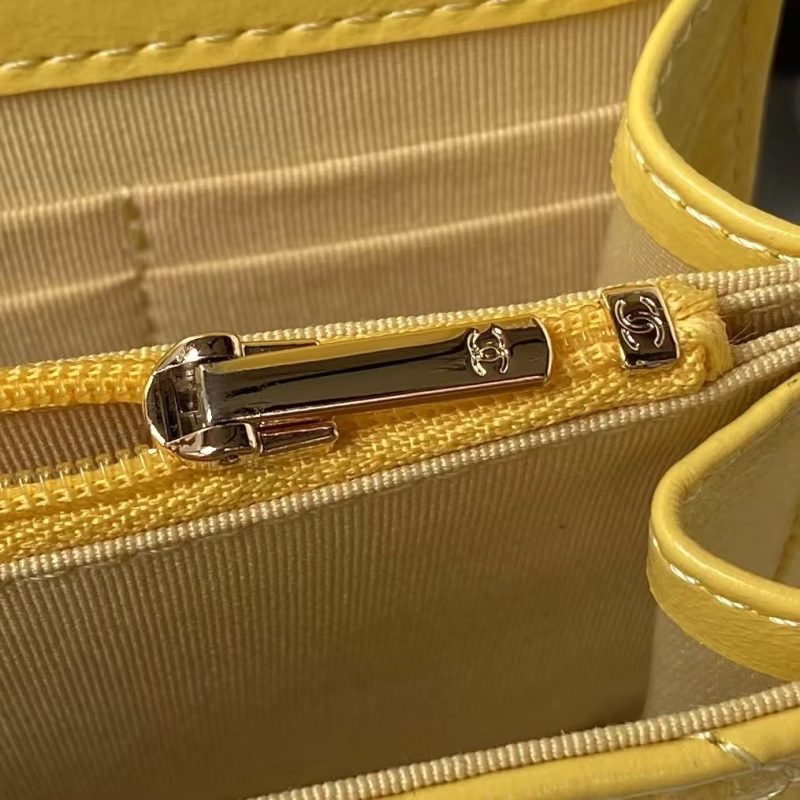 Chanel 24P AP3803 Shiny Crinkled Lambskin Chain Clutch Pearl Handle Yellow - Image 9