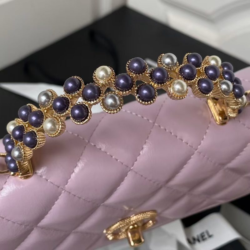 Chanel 24P AP3803 Shiny Crinkled Lambskin Chain Clutch Pearl Handle Purple - Image 2