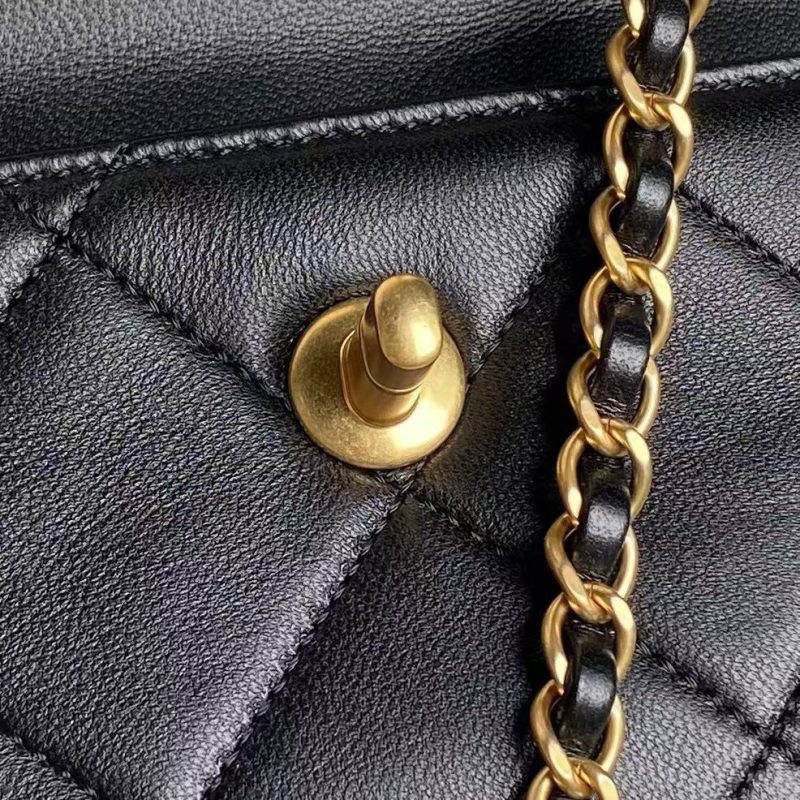 Chanel 24B AS5038 Lambskin Clutch Black - Image 5
