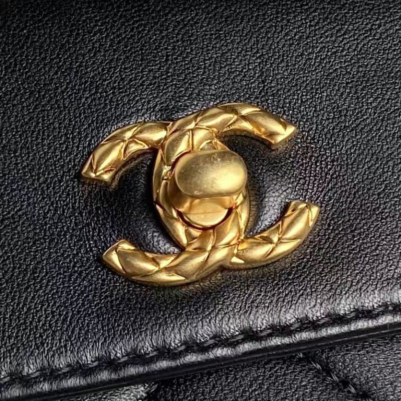 Chanel 24B AS5038 Lambskin Clutch Black - Image 3