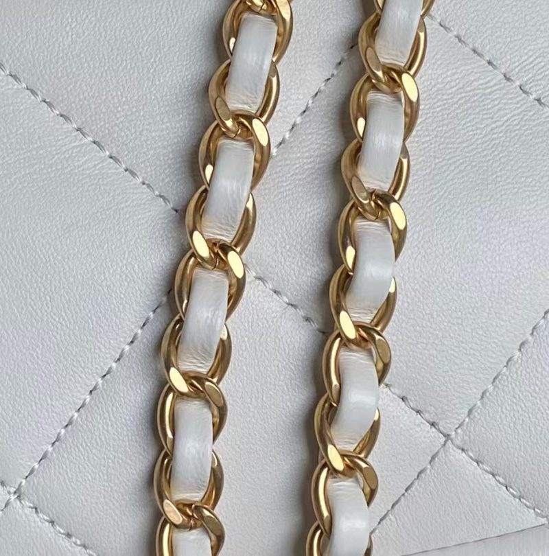 Chanel 24B AS5038 Lambskin Clutch White - Image 7