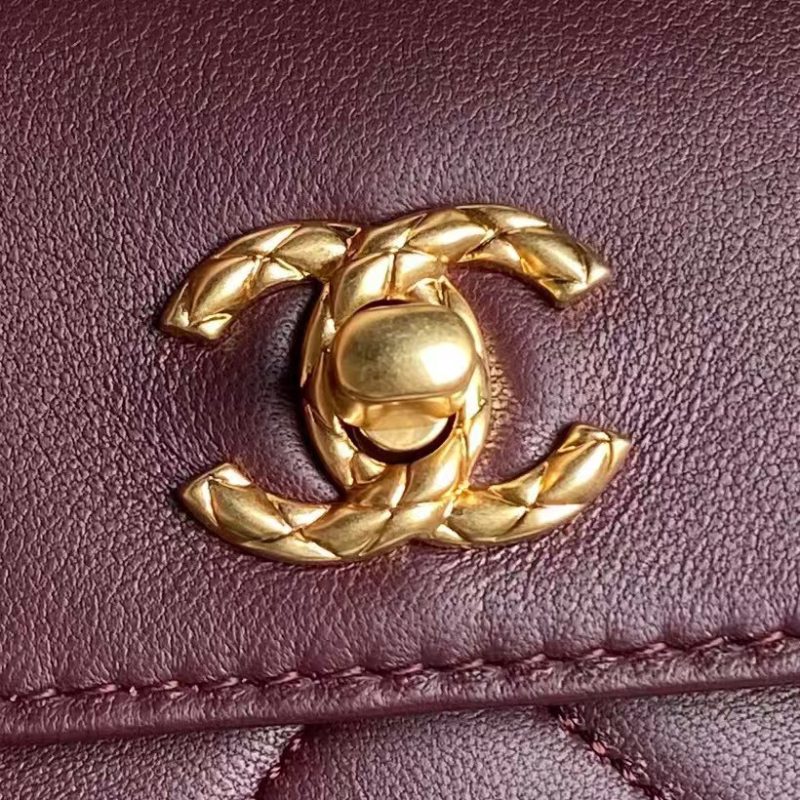 Chanel 24B AS5038 Lambskin Clutch Burgundy - Image 2