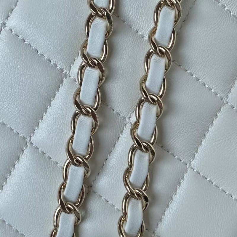 Chanel 24C AS4579 Star Bag White Lambskin Light Gold Hardware - Image 5