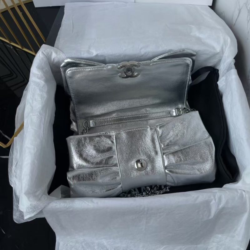 Chanel 24B AS5129 Metallic Lambskin Butterfly Evening Bag Metallic Silver - Image 6