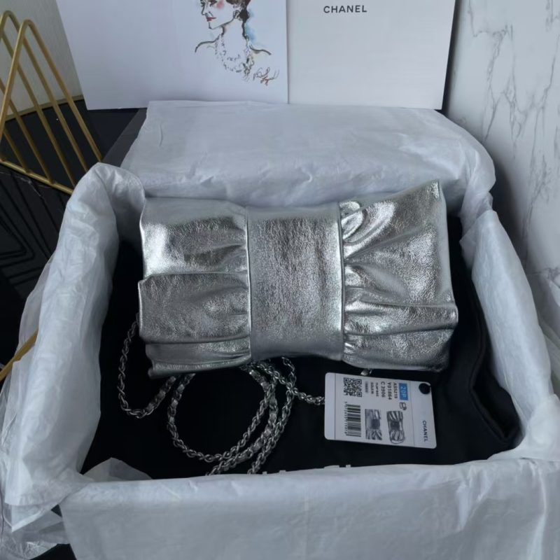 Chanel 24B AS5129 Metallic Lambskin Butterfly Evening Bag Metallic Silver - Image 2