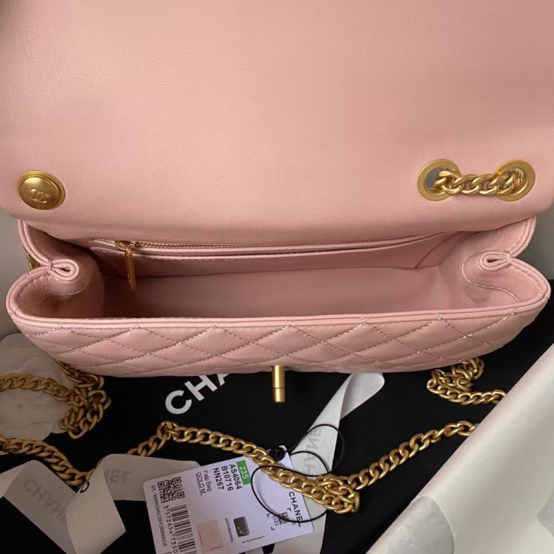 Chanel 23S AS4064 Camellia Embossed Chain Lambskin Flap Bag Light Pink - Image 7