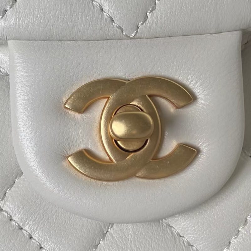 Chanel 23S AS4064 Camellia Embossed Chain Lambskin Flap Bag White - Image 7