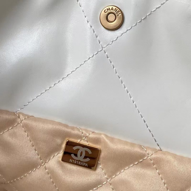 Chanel 22 Hobo Bag 24C AS4486 Gold Metallic White Shiny Calfskin New Edition Horizontal - Image 9