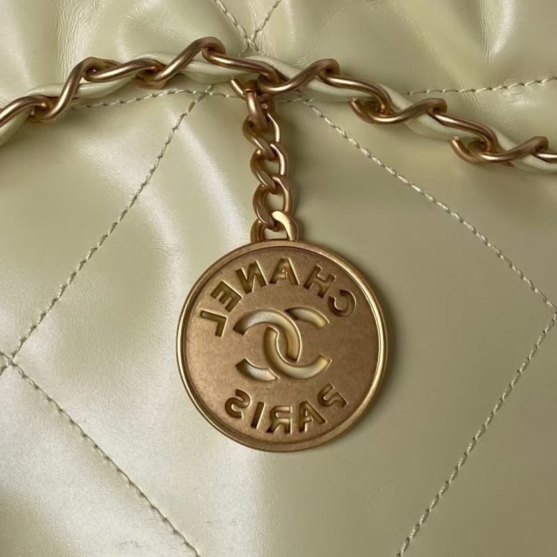 Chanel 22 Hobo Bag 24C AS4486 Gold Metallic Yellow Shiny Calfskin New Edition Horizontal - Image 6
