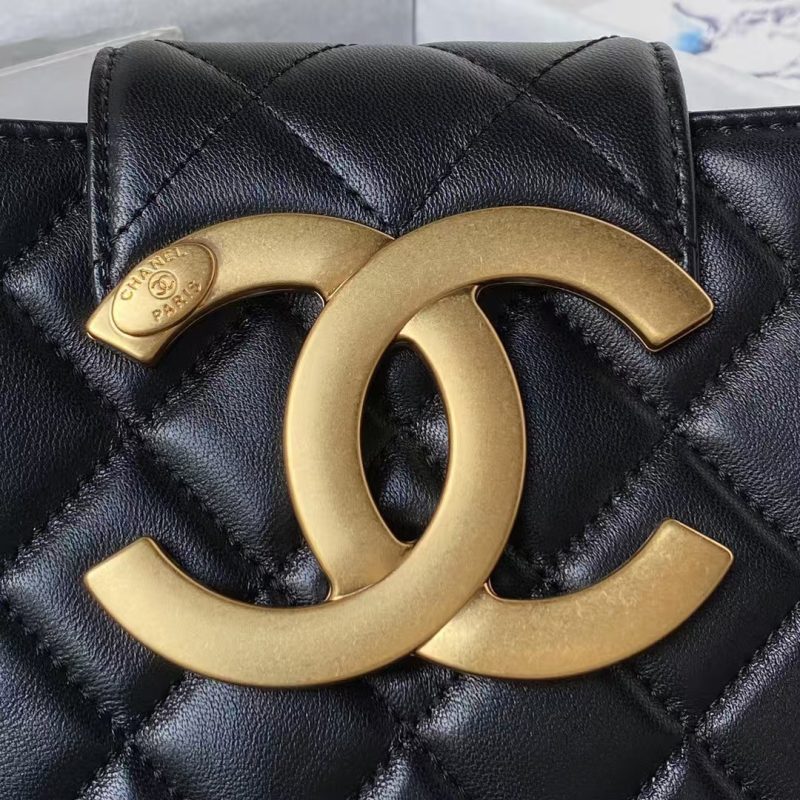 Chanel 24C AS4596 Vintage Logo Quilted Lambskin Shoulder Bag Black - Image 3