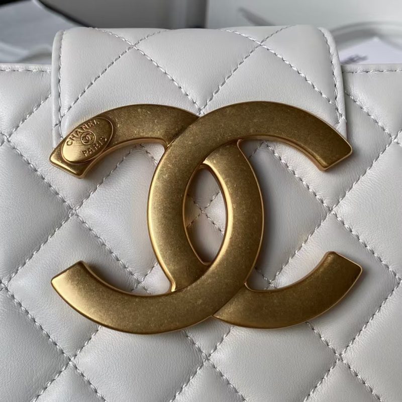 Chanel 24C AS4596 Vintage Logo Quilted Lambskin Shoulder Bag White - Image 3