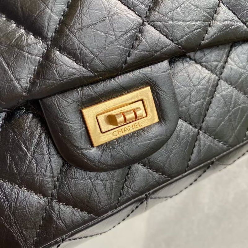 Chanel 23A A37587 Classic Large 2.55 Flap Bag Black Aged Calfskin Gold Metal Hardware - Image 5