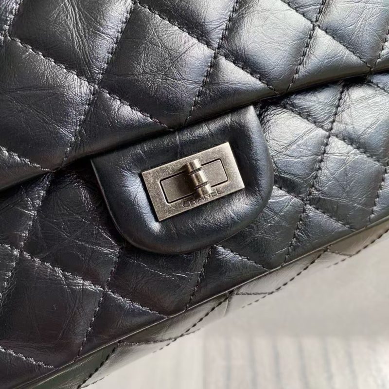 Chanel 23A A37587 Classic Large 2.55 Flap Bag Black Aged Calfskin Ruthenium Hardware - Image 7