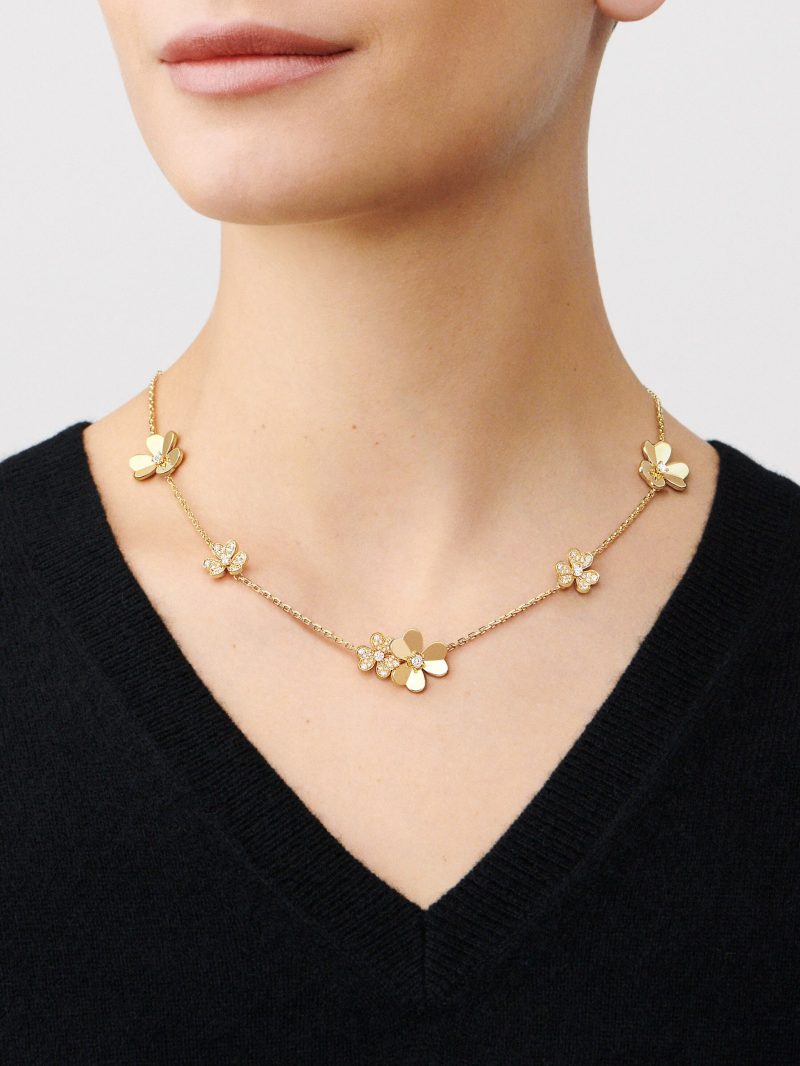 Frivole necklace, 9 flowers - Image 4