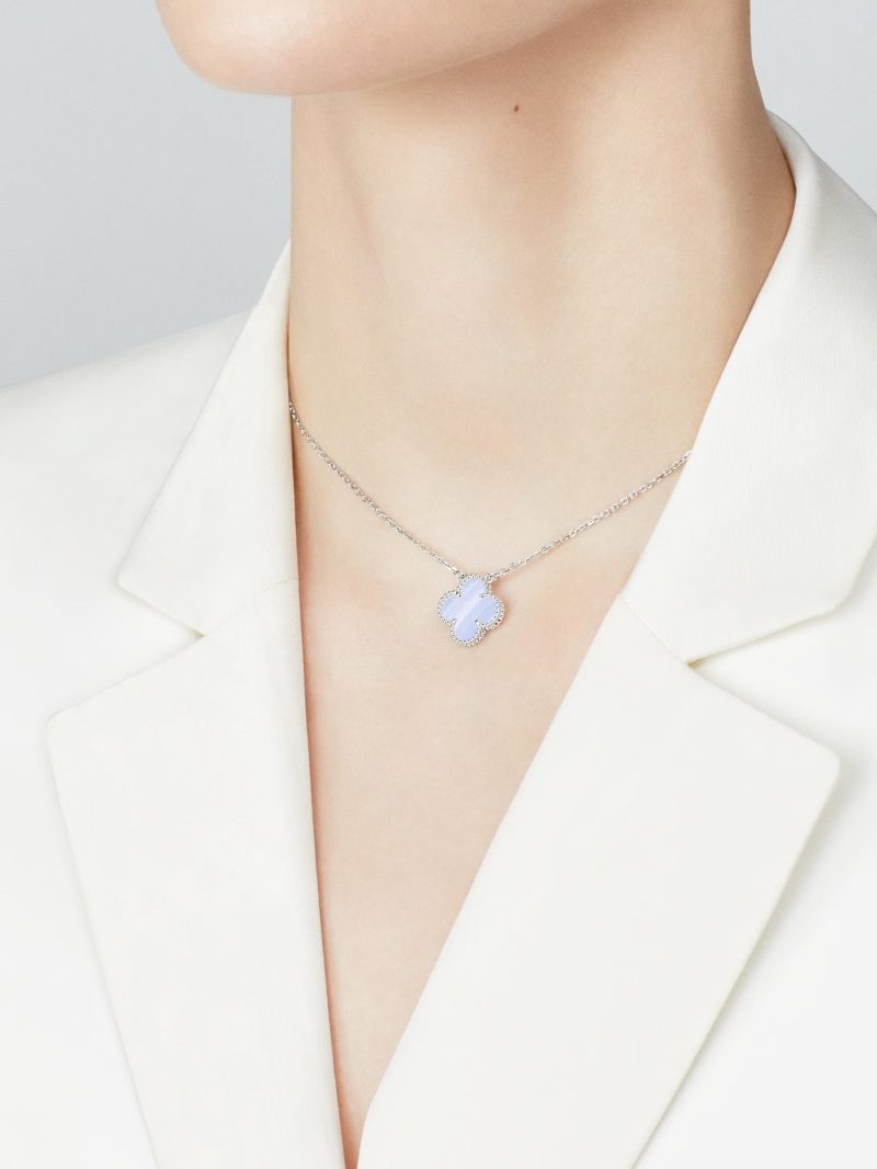 Vintage Alhambra pendant - Image 4