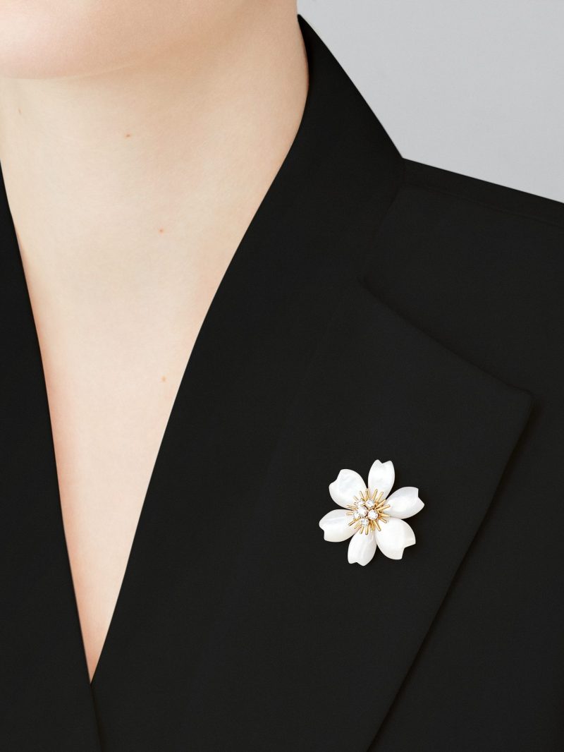 Rose de No?l clip pendant, small model - Image 4