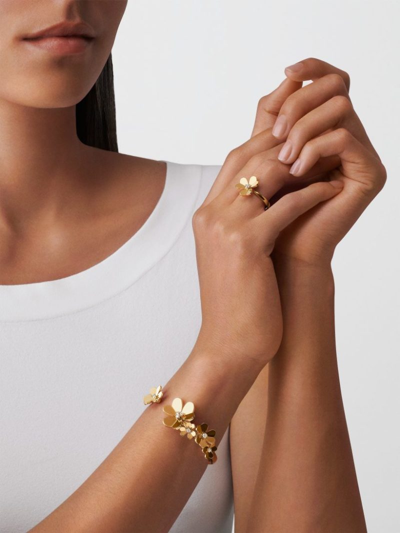 Frivole bracelet, 7 flowers, medium model - Image 4