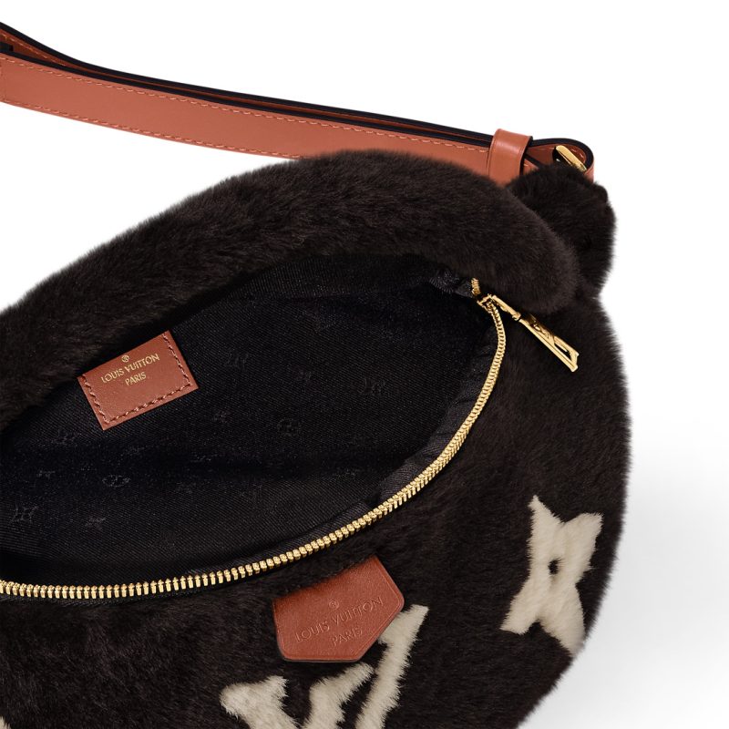 Louis Vuitton Bumbag M11799 - Image 3
