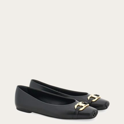 Ballet flat with Gancini ornament