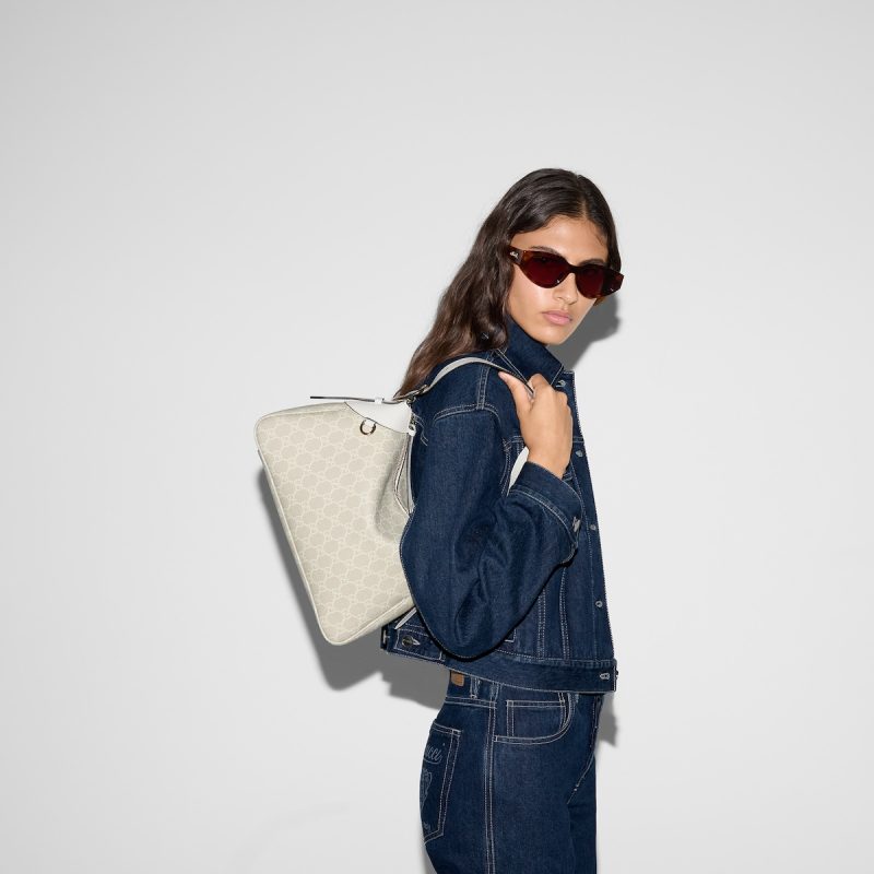 GG Emblem Medium Shoulder Bag - Image 3