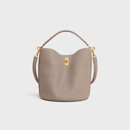 BUCKET 16 BAG IN SUPPLE GRAINED CALFSKIN PEBBLE
