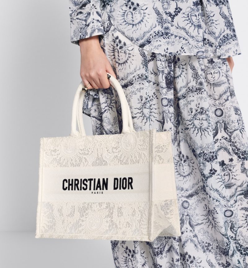 Dior Medium Dior Book Tote 36 CM - Image 4
