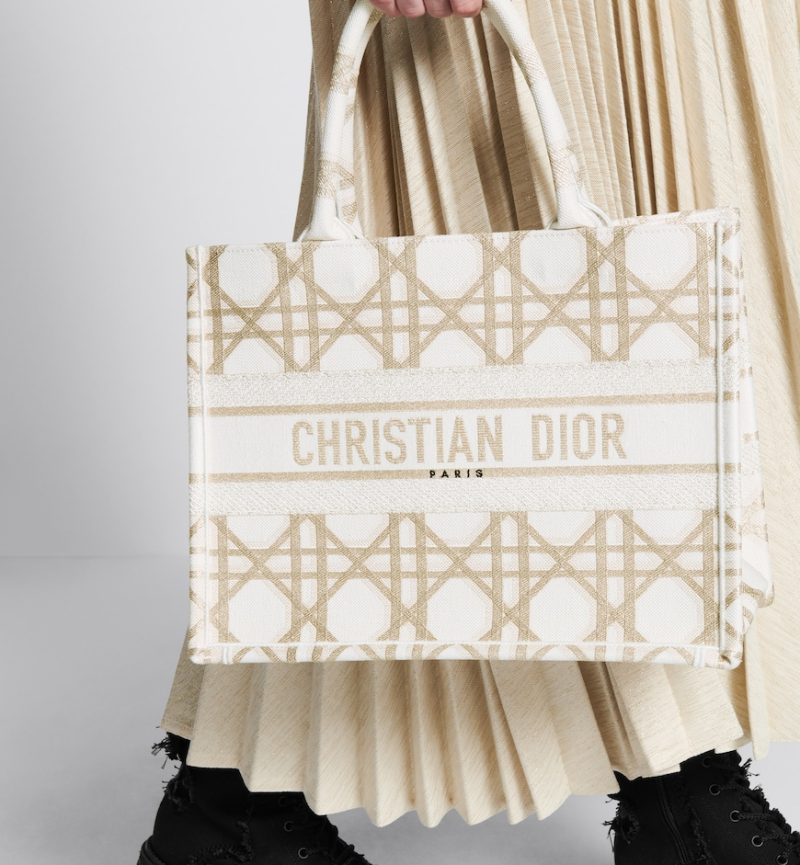 Dior Medium Dior Book Tote 36 CM - Image 4