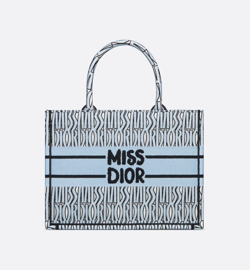 Dior Medium Dior Book Tote 36 CM - Image 4