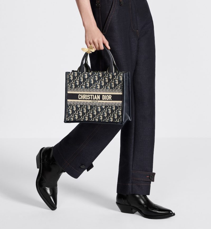 Dior Small Dior Book Tote 26.5 CM - Image 5