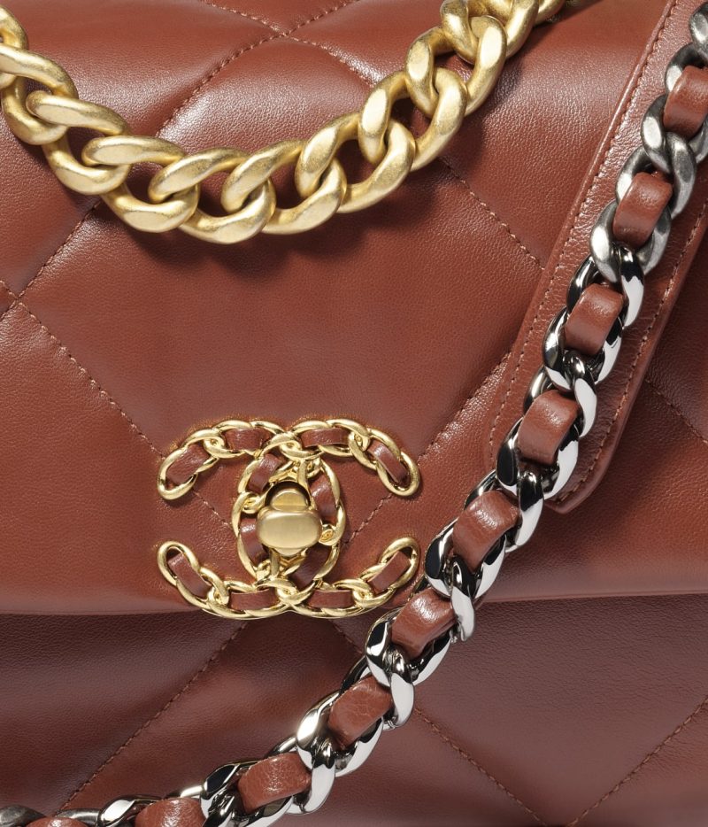 CHANEL 19 HANDBAG - Image 4