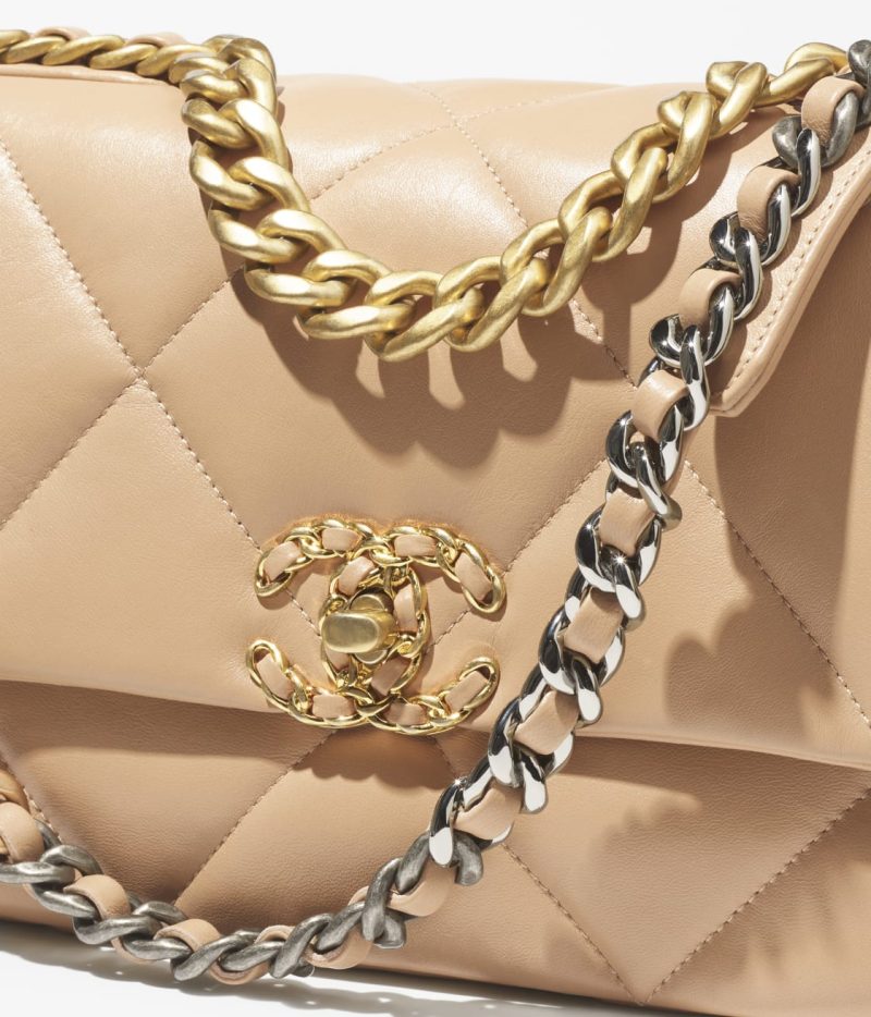 CHANEL 19 HANDBAG - Image 4