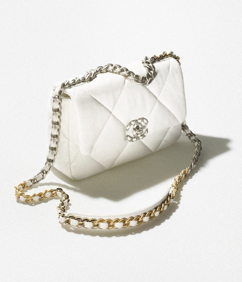 CHANEL 19 HANDBAG - Image 2