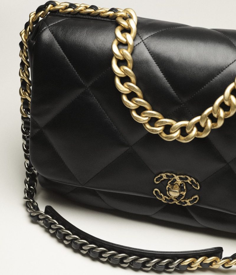 CHANEL 19 MAXI HANDBAG - Image 5