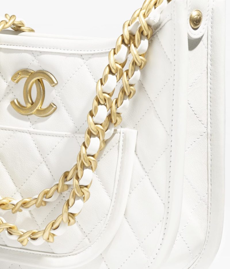 CHANEL HOBO HANDBAG - Image 4