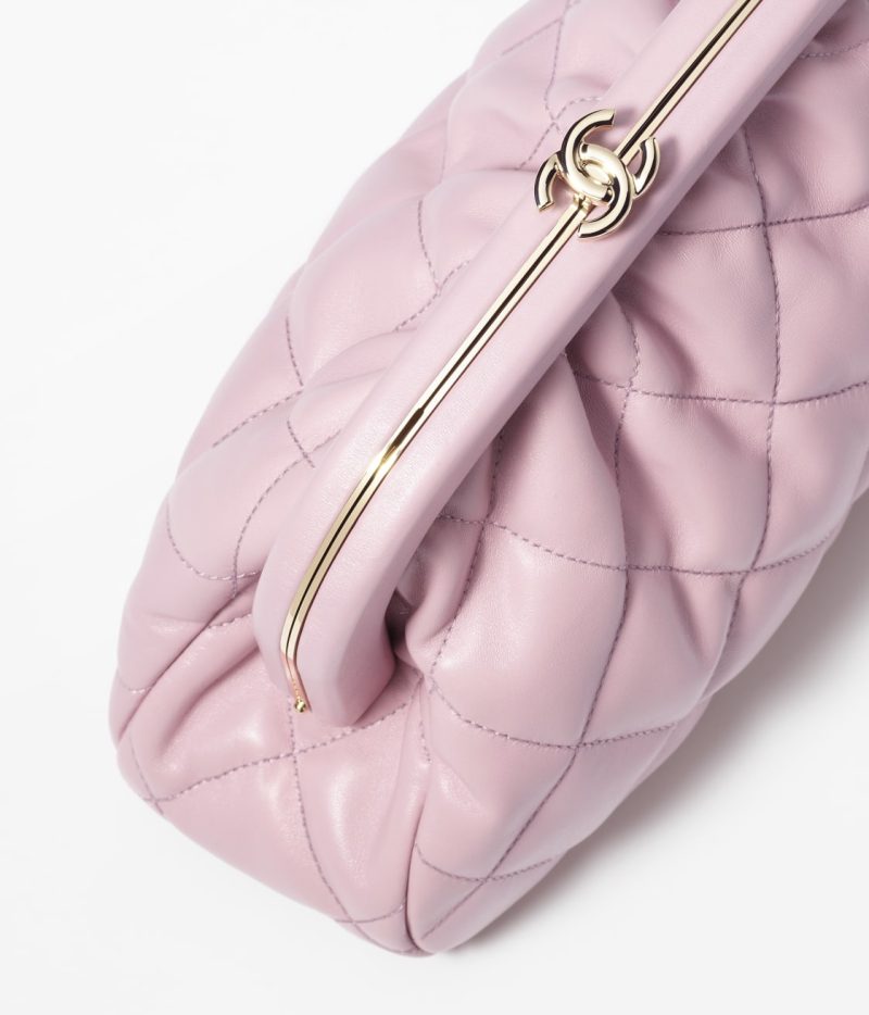 CHANEL CLUTCH - Image 4