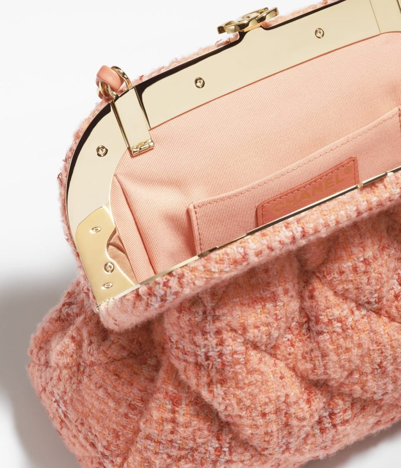 CHANEL CLUTCH - Image 3