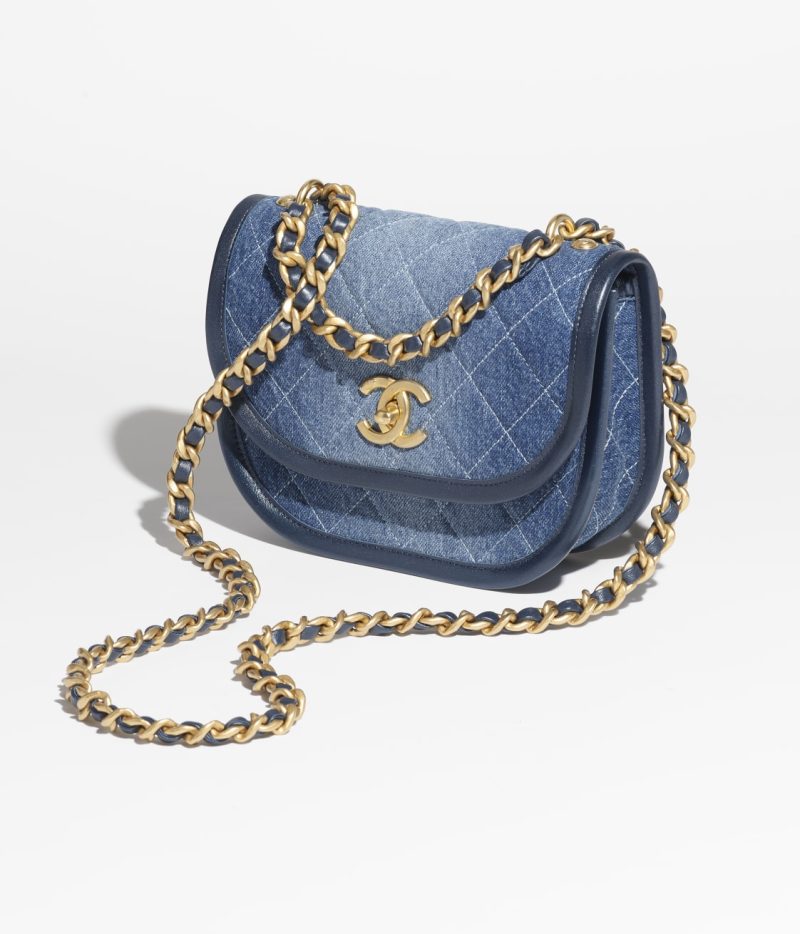 CHANEL SMALL MESSENGER BAG - Image 2