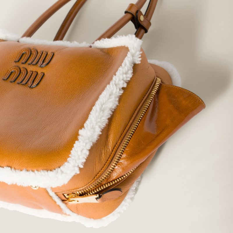 Beau shearling top-handle bag - Image 5