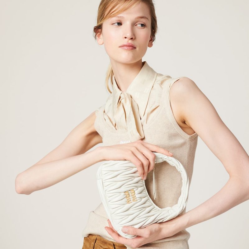 Wander matelassé nappa leather hobo bag - Image 2