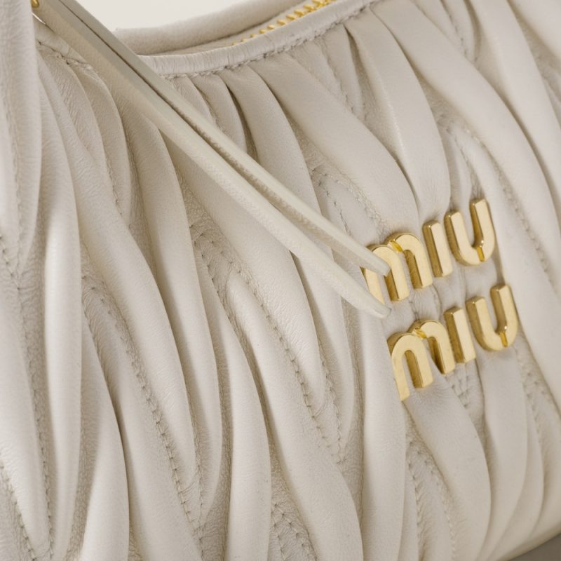 Wander matelassé nappa leather hobo bag - Image 6