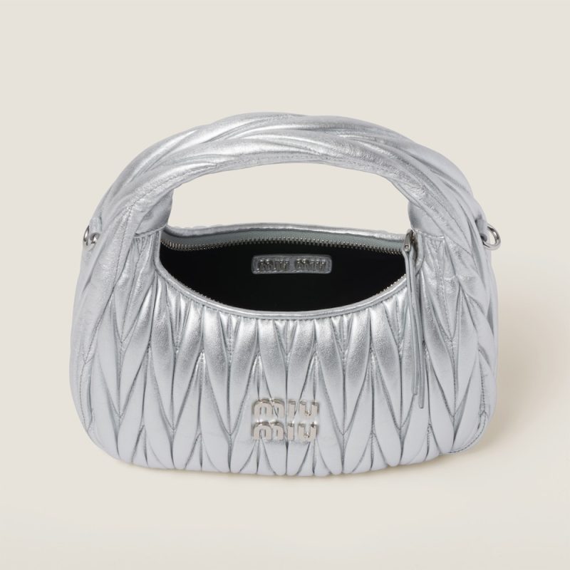 Wander matelassé nappa leather hobo bag - Image 4