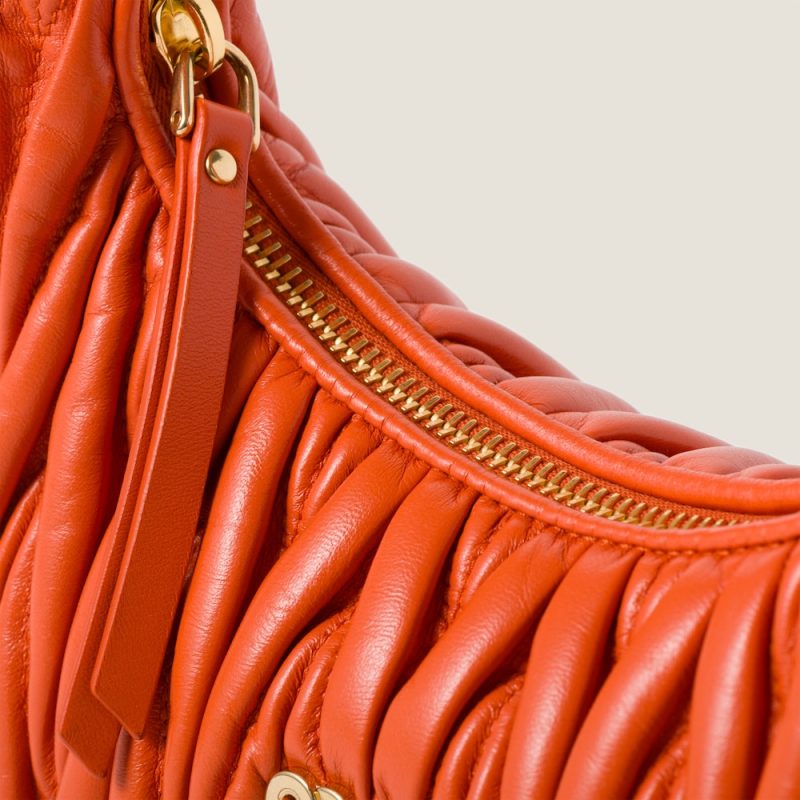 Wander matelassé nappa leather hobo bag - Image 5