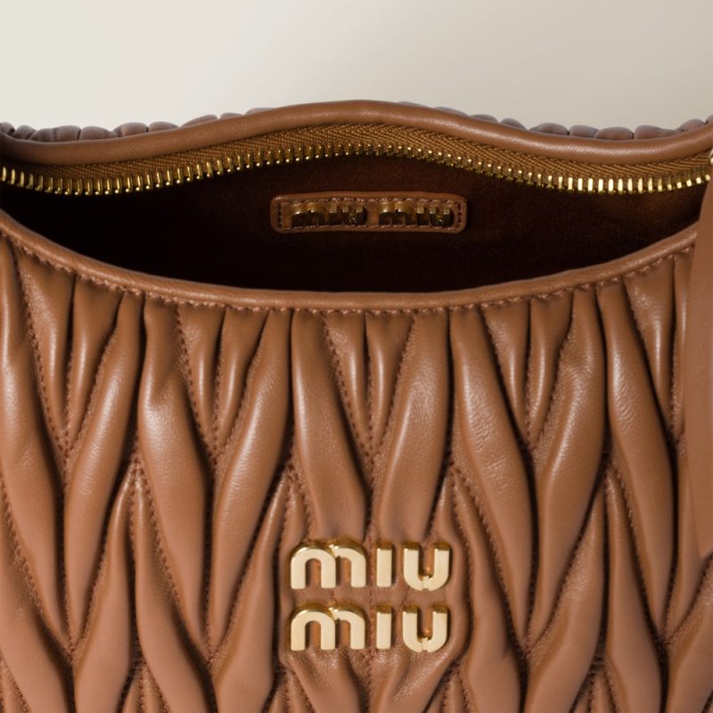 Regular wander matelassé nappa leather hobo bag - Image 4